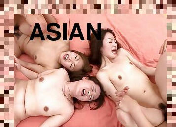asiático, peluda, chupanços, tiro-ao-alvo, japonesa, sexo-em-grupo, dedos, tetas-pequenas