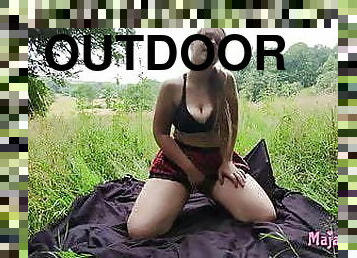 Curvy Teen Maja having Outdoor Sex
