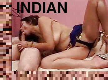 Indian girl Yahira is on her knees sucking a cock like a nau