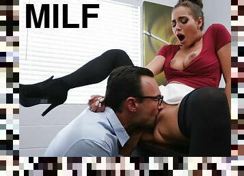 tate-mari, birou-office, milf, latina, europeana, euro, pirsing, realitate, tatuaj