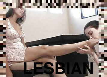 lezbijka, bdsm, sužnja, noge, gospodična, ponižanje, dominacija, femdom