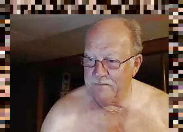 SUPER handsome daddy shows his SEXY body - You like him?