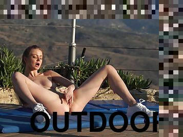 Nude Outdoor Yoga - Maria Pie