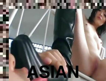 asiatique, hardcore, japonais, bdsm, esclave, incroyable, branlette-avec-les-pieds