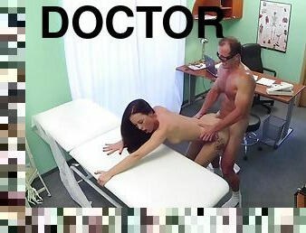 Doctor fucking beautiful amateur in fake hospital