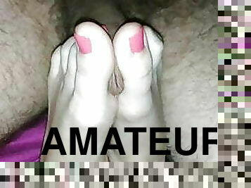 fisting, femme, amateur, ejaculation-sur-le-corps, milf, ejaculation-interne, doigtage, ejaculation, blonde, branlette-avec-les-pieds