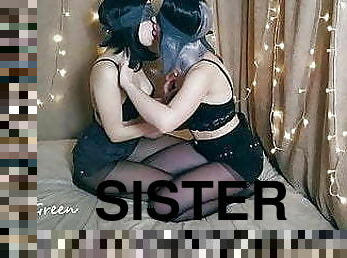 ROMANTIC EVENING WITH STEP SISTERS. LESBIAN KISSING (SHORT)