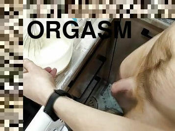 onani, orgasme, amatør, udløsning, kæmpestor-pik, spiller, fingering, køkken, sperm-sperm, pik