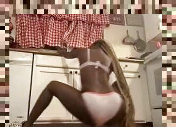 Amateur Solo Girl Twerking Lil Butt ???? In Tha Kitchen