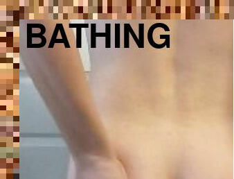 baden, homosexuell, fest-tight, dusche, allein, arschloch, nass, jungfrau, twink, tracht-prügel