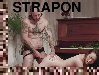 strapon, brinete, najlon