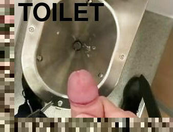 Jerking off in the toilet and cumming