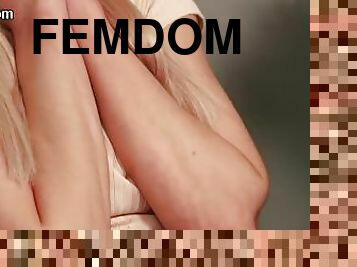 CFNM Brit femdoms give group deep BJ and HJ to lucky man
