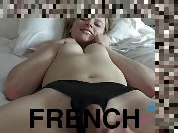 gros-nichons, orgasme, fellation, branlette, ejaculation-interne, française, pieds, point-de-vue, horny, blonde