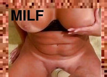 baignade, gros-nichons, masturbation, vieux, orgasme, pisser, giclée, amateur, milf, jouet