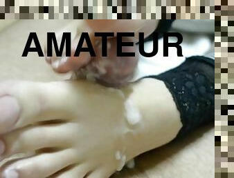 Quickie footjob with lots of cum