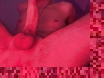 Dude jerking off alone in bed