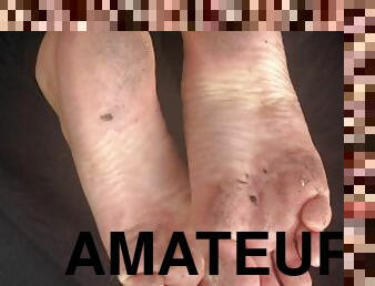 Vous aimez les pieds sales ?