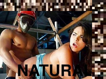 Latina Valery Summer Gets Tag Teamed By Construction Workers