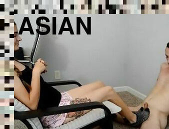 asiatique, amateur, ejaculation-sur-le-corps, pieds