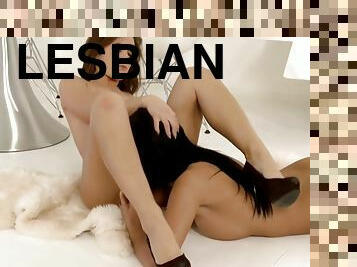 Hot Lesbians In Heels