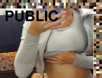 baignade, masturbation, mamelons, orgasme, public, amateur, doigtage, toilette, attrapée, clignotant