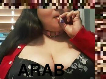 tetas-grandes, amateur, árabe, negra, regordeta, fetichista, a-solas, fumando, sujetador