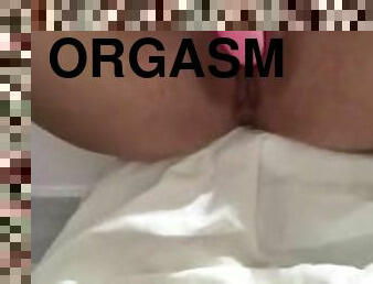 clitoris-bagian-atas-vagina-paling-sensitif, mastubasi, orgasme, vagina-pussy, muncrat, amatir, latina, pertama-kali, manis, cantik