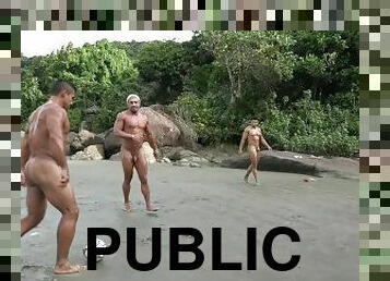 público, deporte, gay, sexo-en-grupo, playa, musculada, posando, fútbol