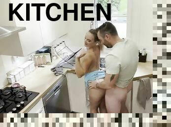 Baiser dans la cuisine