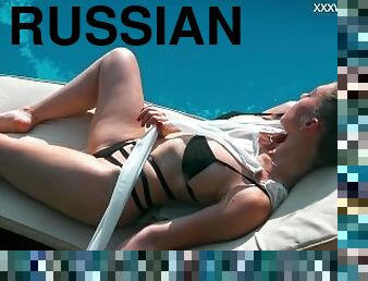 gros-nichons, russe, babes, pornstar, petite-amie, naturel, piscine, brunette, juteuse, sous-leau