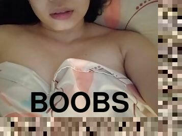 Sexy Pinay Reveals Big Boobs and Plays with Them