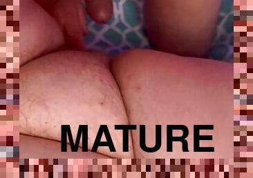 grassi, masturbazione-con-mano, nonne, fichette, schizzi-di-umore, amatoriali, maturi, eruzioni-di-sperma, nonnine, mammine-mature