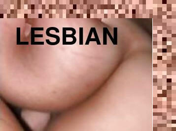 perä, lihava, remmidildo, amatööri, lesbo-lesbian, lelu, kotitekoinen, latino, pari, isot-upeat-naiset