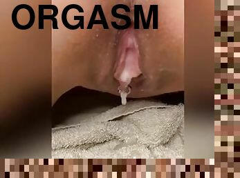 klitoris, masturbacija, orgazam, pišanje, pička-pussy, skirt, snimci, krempita, par, kamera