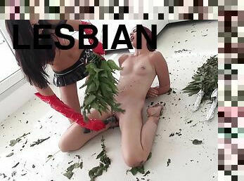 lesbiana, milf, jucarie, bdsm, fetish, latex, virgina, bruneta, tatuaj