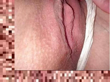 StrepSister masturbates her insatiable pussy