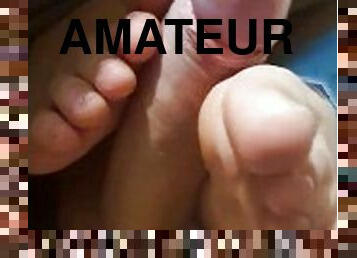 masturbation, giclée, amateur, ejaculation-sur-le-corps, énorme-bite, branlette, pieds, point-de-vue, ejaculation, branlette-avec-les-pieds