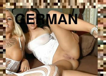 lesbienne, allemand, belle-femme-ronde, bas, sale, première-fois, ange, brunette, tatouage