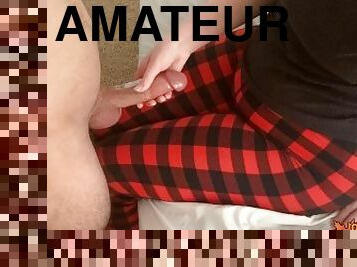 amateur, ejaculation-sur-le-corps, branlette, petite-amie, femme-habillée-mec-nu, ejaculation, lait, femme-dominatrice