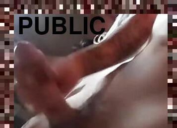 public, ejaculation-sur-le-corps, gay, branlette, solo, minet, réalité, tatouage