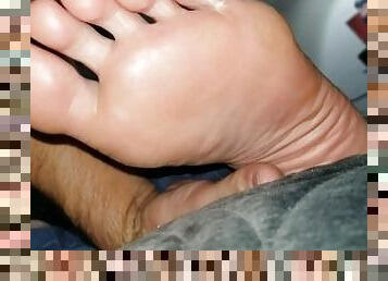 Bbw wife allows her husband to suck on her toe and smell her feet