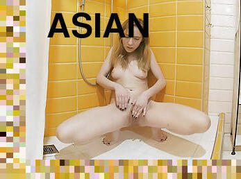 asien, baden, masturbieren, muschi, fingerspiele, blondine, dusche, rasiert, kleine-titten