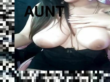 Hot Aunty Showing Big Boobs