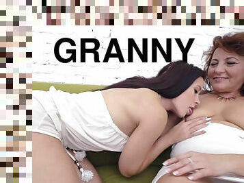 vanha, kypsä, typykät, isoäiti-granny, lesbo-lesbian, klassinen, punapää, nuori-18, luonnollinen, vanhempi