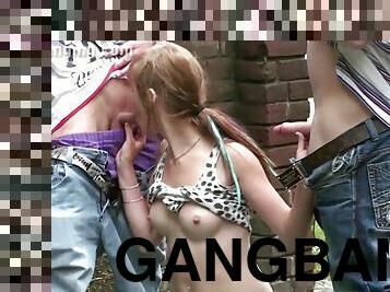 orgia, publiczne, amatorskie, nastolatki, gangbang, seks-grupowy, 3kąt, młode18, ładniutka, sterczące