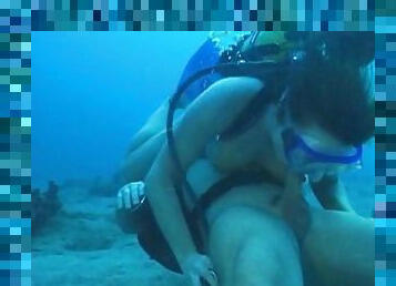 Underwater Sex on the sea - crazy sex