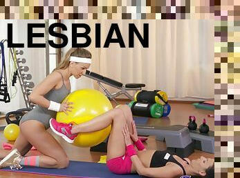 aasialainen, pillu-pussy, urheilu, lesbo-lesbian, teini, voikka, treenit