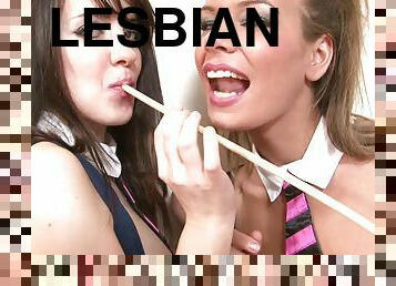 lesbiana, adolescente, juguete, sadomasoquismo, pies, medias, jóvenes18, universidad, fetichista, lollipop