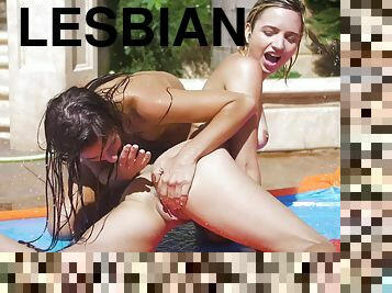 en-plein-air, chatte-pussy, lesbienne, baisers, jeune-18, humide